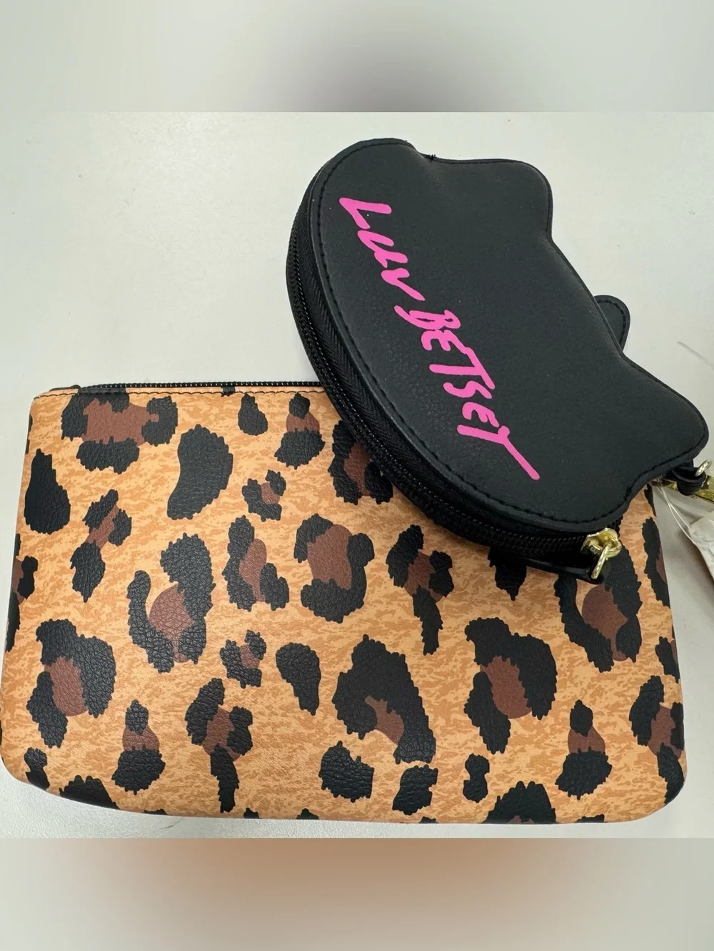 Luv Betsey Johnson 2 Piece Leopard Wristlet & Coin Purse 🐱